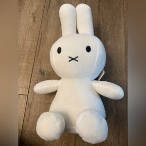 MIFFY White Plush Bunny Toy NWT 🐰